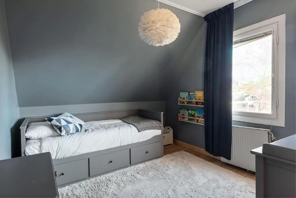 빌라 Amazing Family Home In 스톡홀름